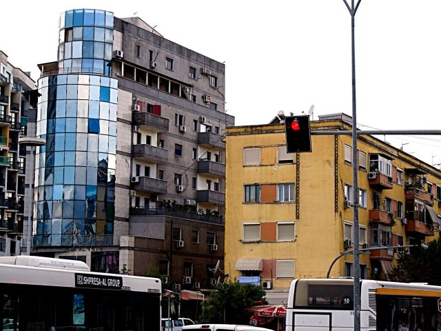 Découvrez comment un voyage à Tirana peut devenir un jeu d’enfant grâce à la nouvelle liaison aérienne